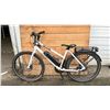 Image 2 : RADMISSION WHITE SINGLE SPEED ELECTRIC BIKE *WORKING CONDITION UNKNOWN/NO KEY/NO CHARGER*