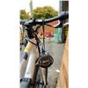 Image 4 : RADMISSION WHITE SINGLE SPEED ELECTRIC BIKE *WORKING CONDITION UNKNOWN/NO KEY/NO CHARGER*