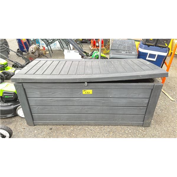 KETER BLACK 60 1/2 W X 28 D X 25 1/2 H LOCKABLE OUTDOOR PLASTIC STORAGE BIN *LID HAS