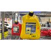 Image 2 : 3 GAL DIESEL CAN, 5 L GAS CAN, EXTENSION CORD & 2 EXTENSION CORD SPLITTERS
