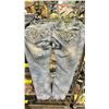 Image 2 : FOUR PAIRS OF JEANS