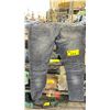 Image 4 : FOUR PAIRS OF JEANS