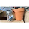 Image 2 : TWO BOXES OF DECOR ITEMS