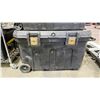 Image 3 : STERILITE 40 GALLON PLASTIC STORAGE BIN WITH LID & LARGE BLACK PLASTIC MOBILE LOCKABLE STORAGE BIN