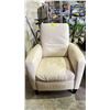 Image 1 : LEATHER CHAIR