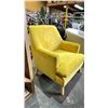 Image 2 : YELLOW CHAIR