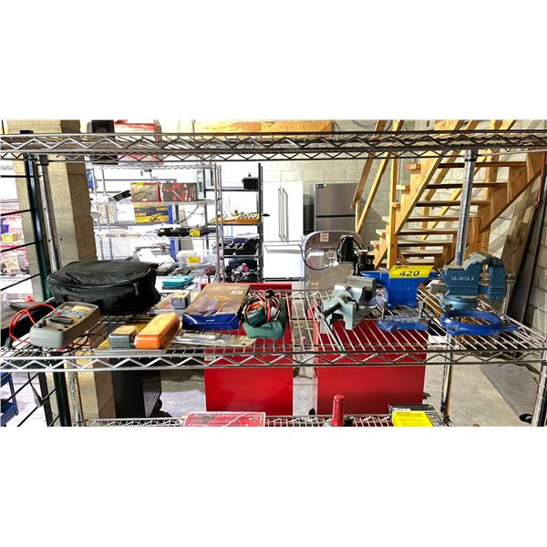 SHELF OF BENCH VICES, ANVIL & ASSORTED MEASURING DEVICES