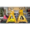 Image 2 : 2 HEAVY DUTY VEHICLE JACK STANDS & MORE