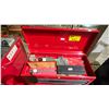 Image 2 : INTERNATIONAL MOBILE TOOL CABINET WITH CONTENTS