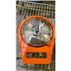Image 5 : 2 ELECTRIC SANDERS, GRINDING DISCS & ASSORTED BLADES