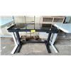 Image 3 : 4 ADJUSTABLE HEIGHT DESKS *WORKING CONDITION UNKNOWN/PARTS & REPAIR*
