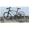 Image 2 : NORTHROCK GREY 21 SPEED BIKE *BOTH TIRES NEED REPAIR*