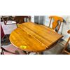 Image 2 : LIGHT WOODEN DINING TABLE WITH LEAF & 4 CHAIRS - 46" DIAMETER/ LEAF MEASURES 20"