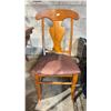 Image 4 : LIGHT WOODEN DINING TABLE WITH LEAF & 4 CHAIRS - 46" DIAMETER/ LEAF MEASURES 20"
