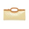 Image 2 : Louis Vuitton Beige Leather Roxbury Drive Shoulder Bag
