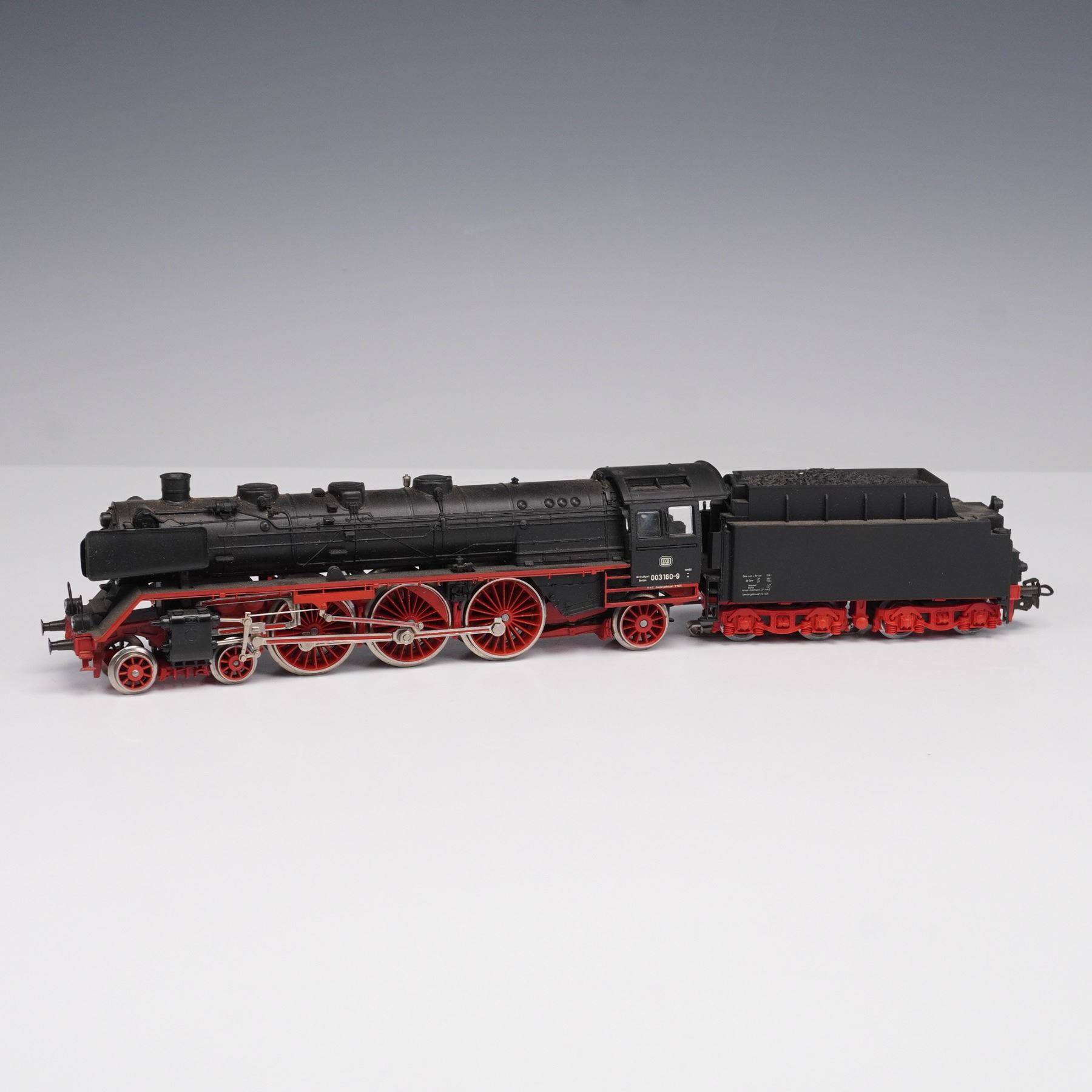 Marklin Steam Locomotive Model 003160-9 with Tender