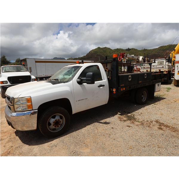 2007 Chevrolet 3500 HD Flatbed Truck  Lic. 329TVB, 98276 Miles (Starts & Runs - See Video)