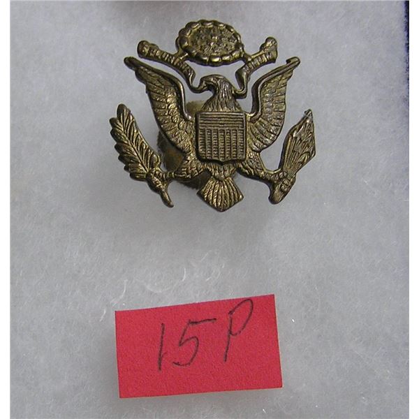 Early American eagle screw back badge