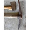 Image 2 : Pickaxe & Axe