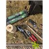 Image 2 : Gardening Lot