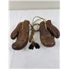 Image 1 : Vintage Leather Winn Well Boxing Gloves