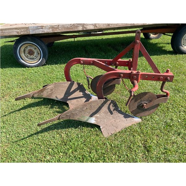 TWO-BOTTOM PLOW 3-POINT CONNECTION