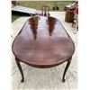 Image 5 : FINE CHERRY DINING TABLE WITH SIX SPLAT-BACK CHAIRS (TWO CAPTAINS)