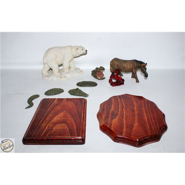 FLAT OF VARIOUS ANIMAL ORNAMENTS