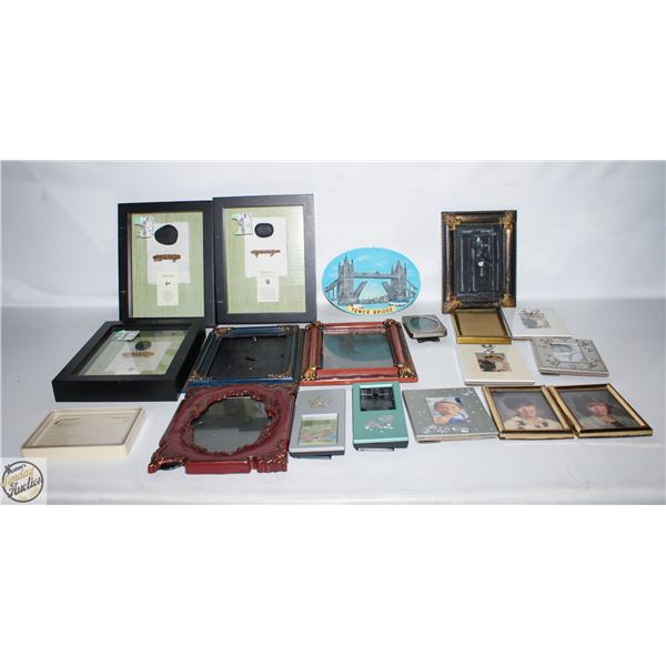 FLAT OF ASSORTED PICTURE FRAMES