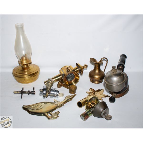 FLAT OF ASSORTED VINTAGE COLLECTOR ITEMS INCL: GAS