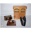 Image 1 : FLAT OF WOODEN TRINKET BOXES & SMALL CURIO CABINET