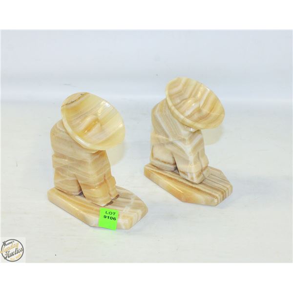 PAIR OF MEXICAN ONYX CARVED FIGURINES - FIGURES W/