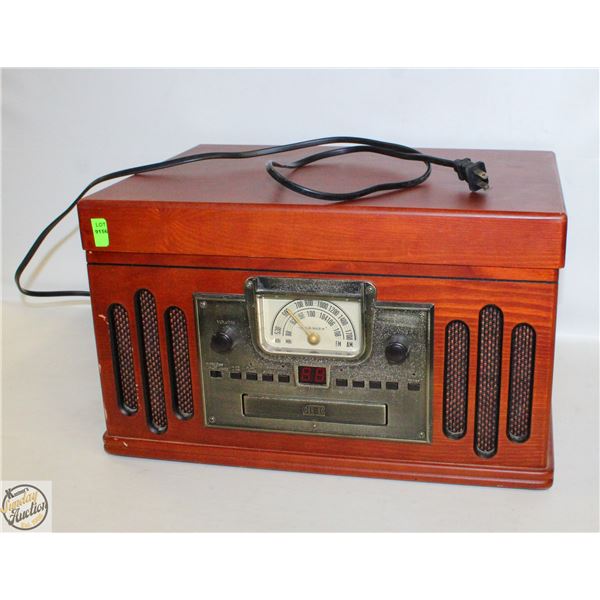 CROSLEY RETRO-STYLE TURNTABLE