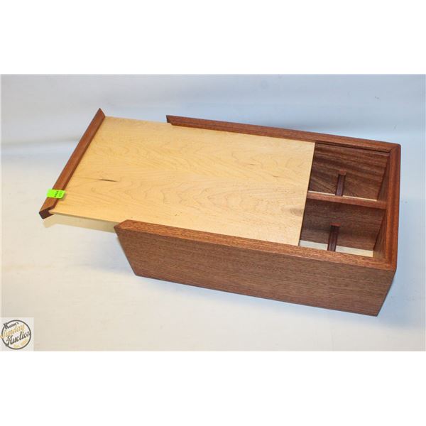 2 BOTTLE WOODEN WINE CASE