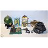 Image 1 : FLAT OF VINTAGE COLLECTIBLES INCLUDES BRASS CANNON