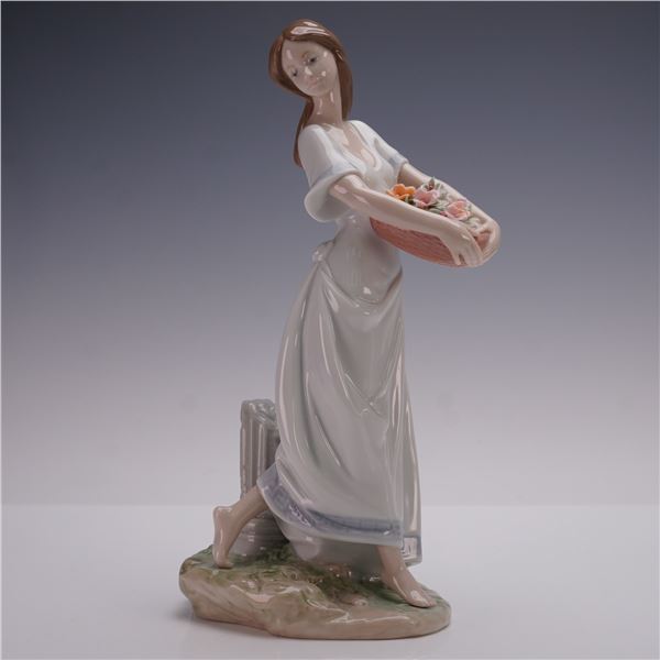 Lladro Porcelain Figurine, Gardens of Athens 01007704