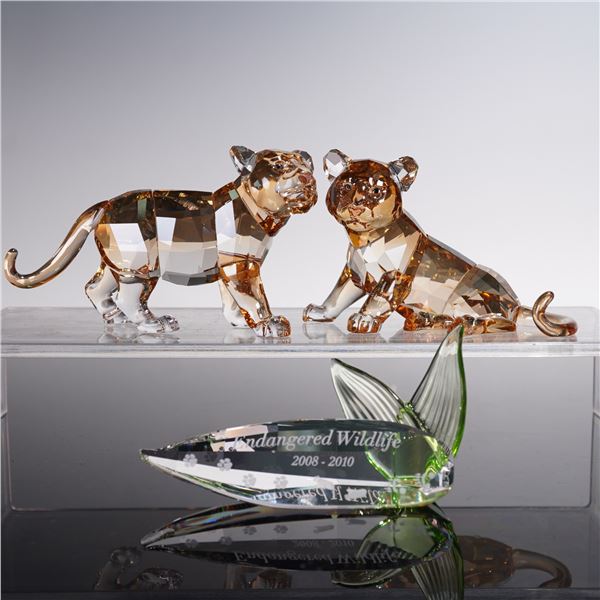 3pc Swarovski Crystal 2010 SCS Tiger Figurines & Endangered Wildlife Plaque