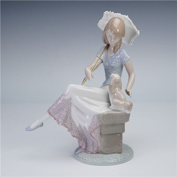 Lladro Porcelain Figurine Picture Perfect 01007612