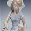 Image 4 : Lladro Porcelain Figurine Picture Perfect 01007612