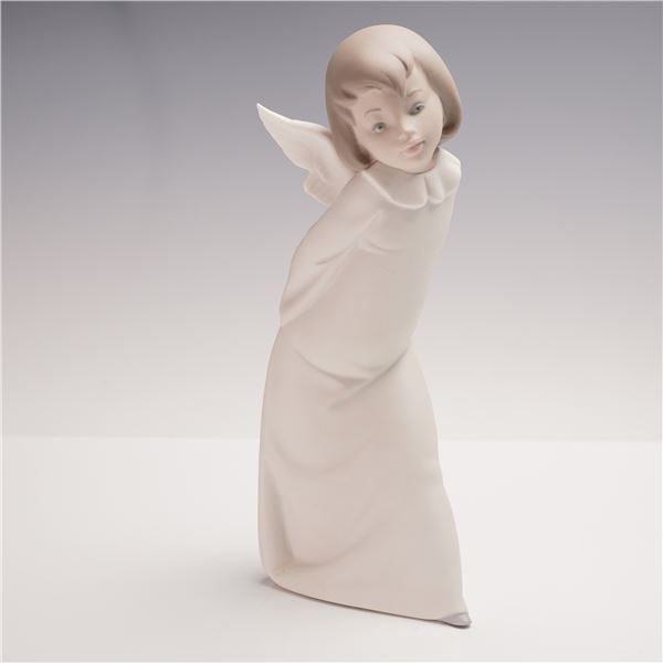 Lladro Porcelain Figurine, Cherub, Smiling 1014960