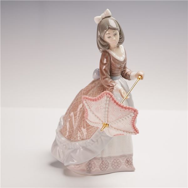 Lladro Porcelain Figurine, Jolie 01005210