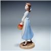 Image 2 : Walt Disney Classics Belle Figurine, Dreaming of a Great Wide Somewhere