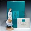 Image 8 : Walt Disney Classics Belle Figurine, Dreaming of a Great Wide Somewhere
