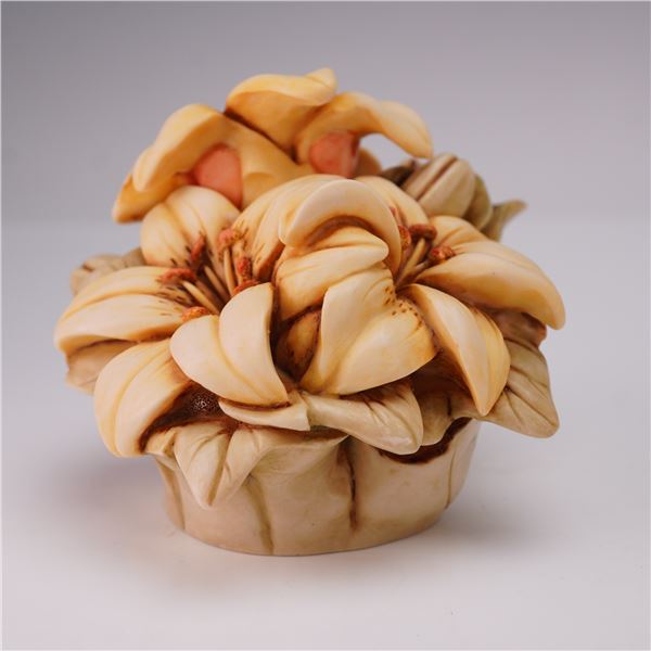 Harmony Kingdom Covered Box Figurine, Wedding Lily