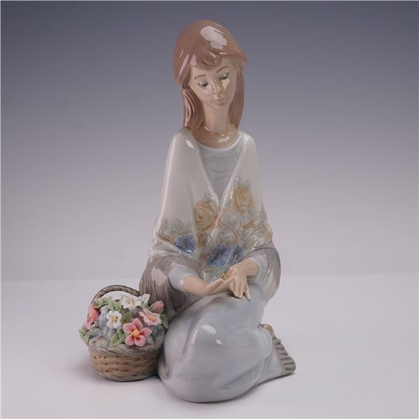 Lladro Porcelain Figurine, Flower Song 1007607