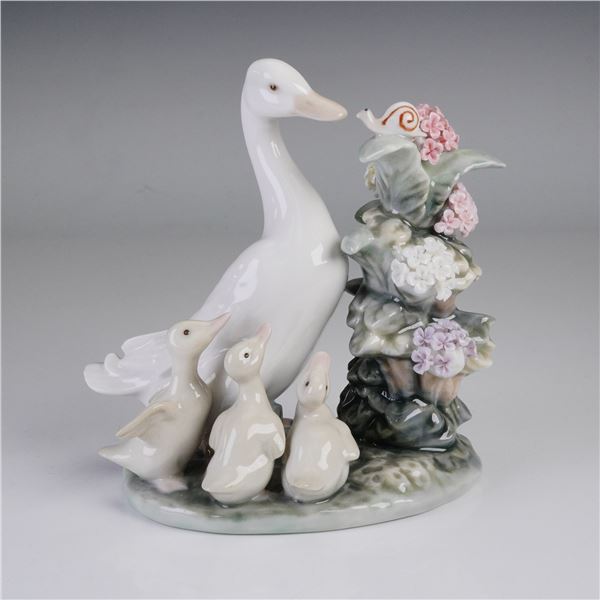 Lladro Porcelain Figurine, How Do You Do!! 1001439
