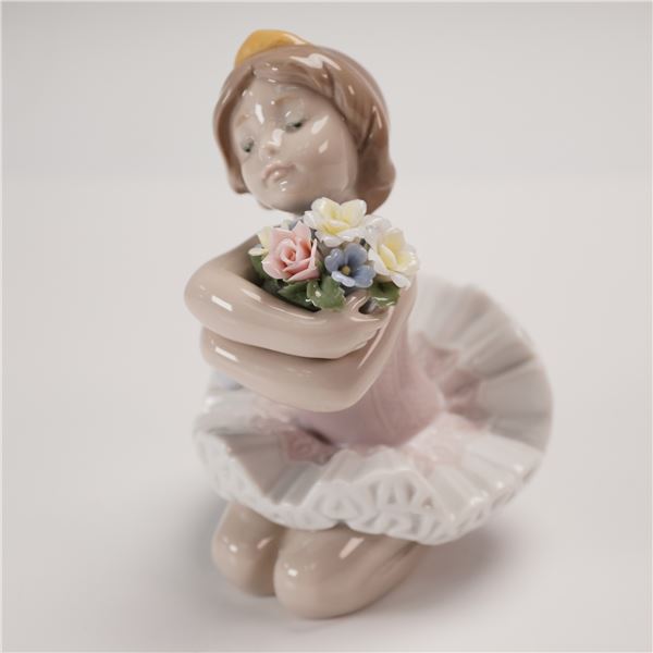 Lladro Porcelain Figurine, My Debut 1006764