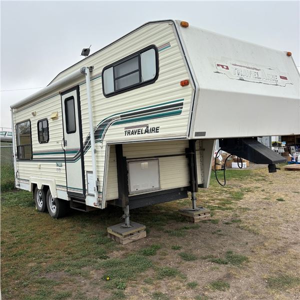 1996 TRAVELAIRE TW220 22 FT FIFTH WHEEL