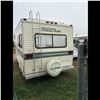 Image 4 : 1996 TRAVELAIRE TW220 22 FT FIFTH WHEEL
