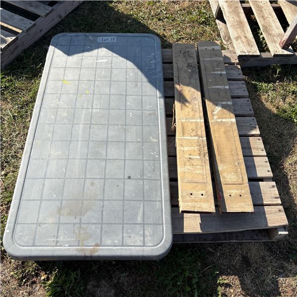 FOLDING TABLE AND FOLDING SAWHORSES